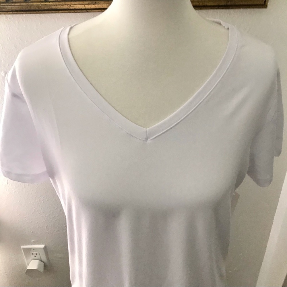 Amazon Essentials Tech Stretch V-Neck Top in White
